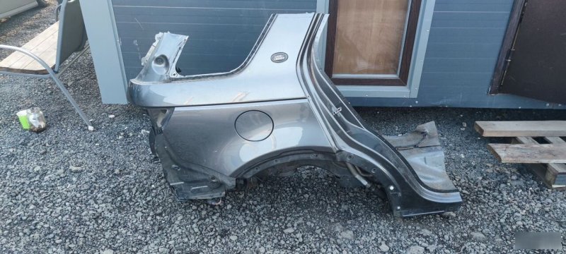 Четверть Land Rover Discovery sport